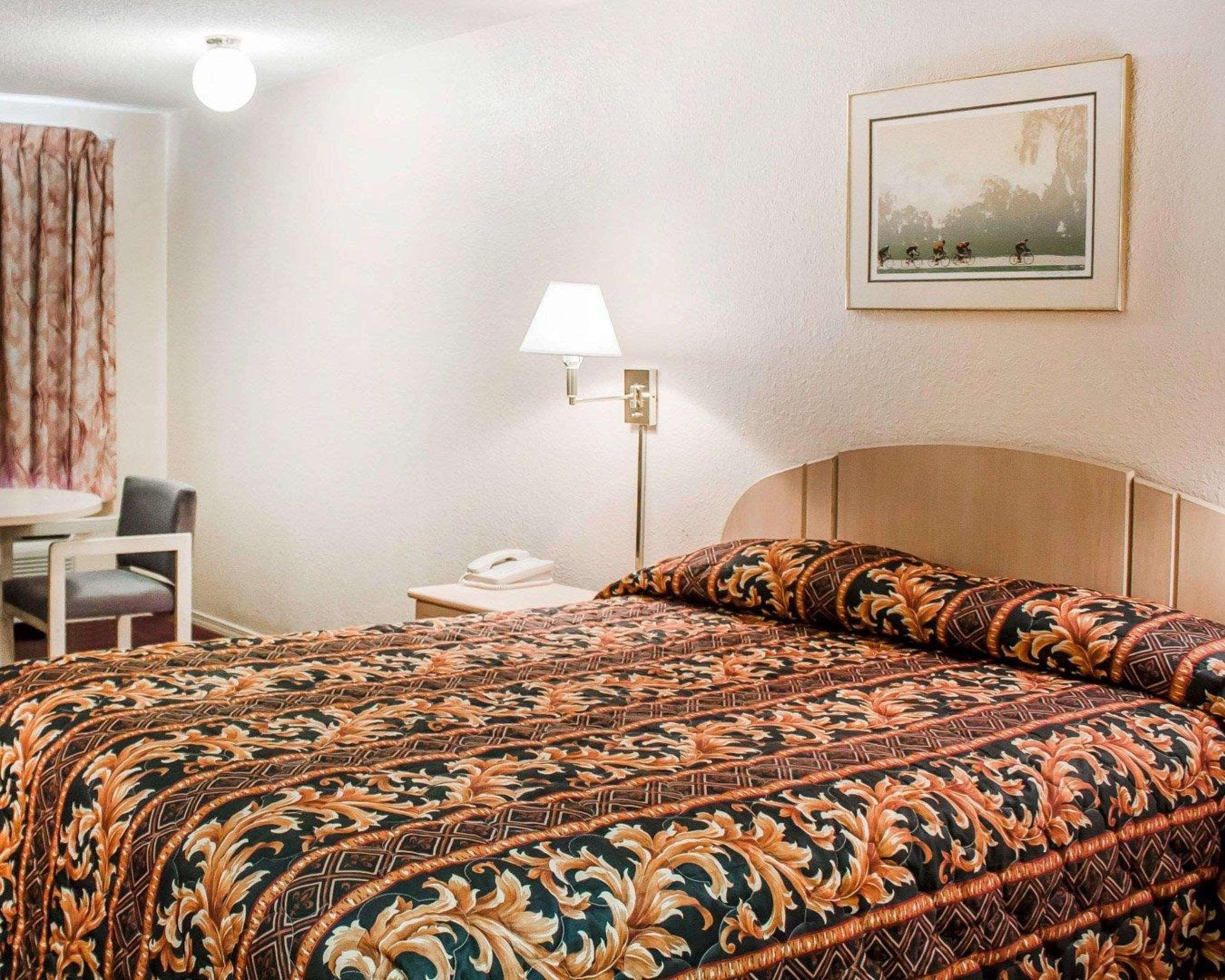 Rodeway Inn Findlay Eksteriør bilde