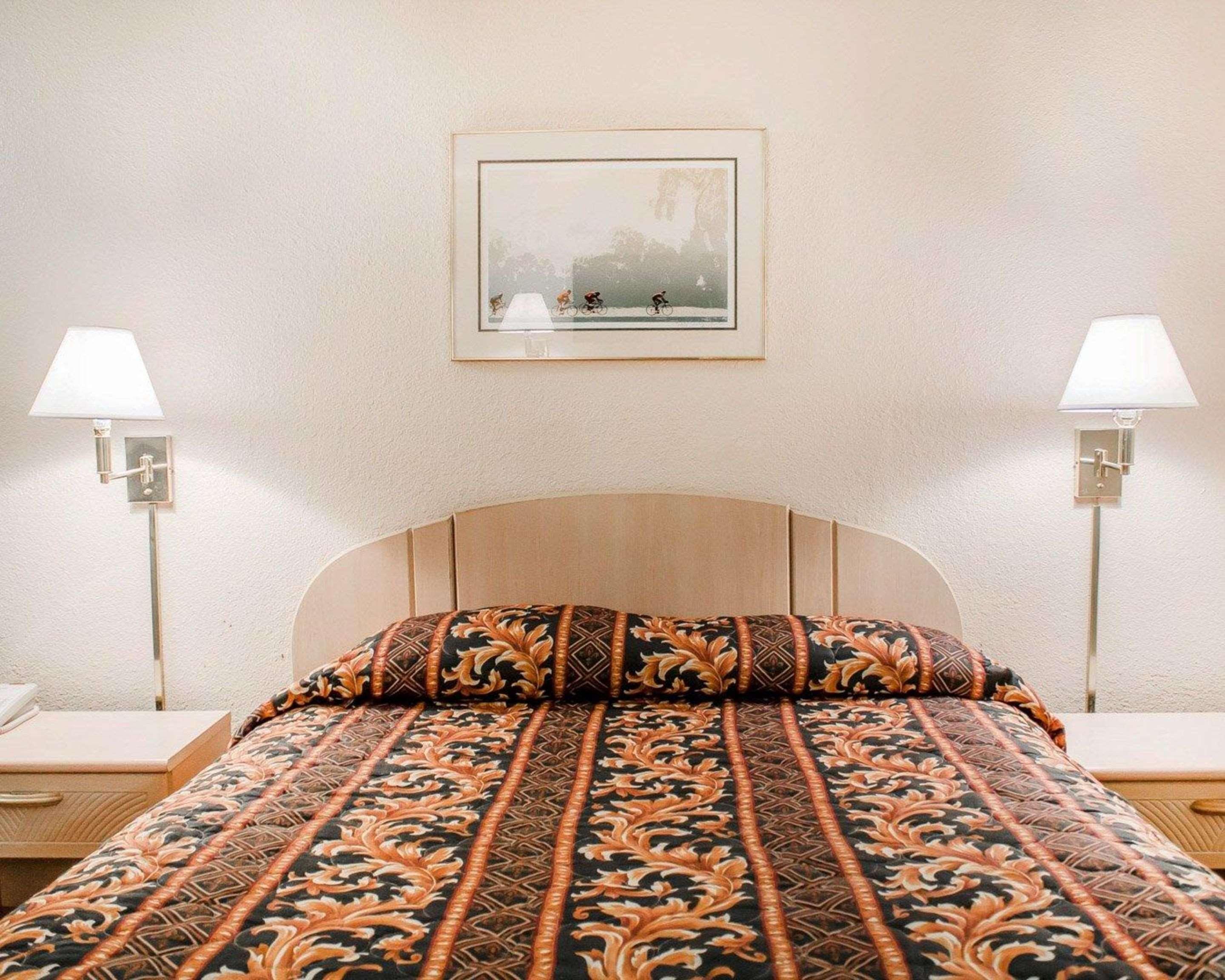 Rodeway Inn Findlay Eksteriør bilde