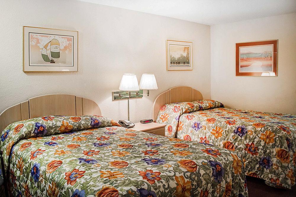 Rodeway Inn Findlay Eksteriør bilde