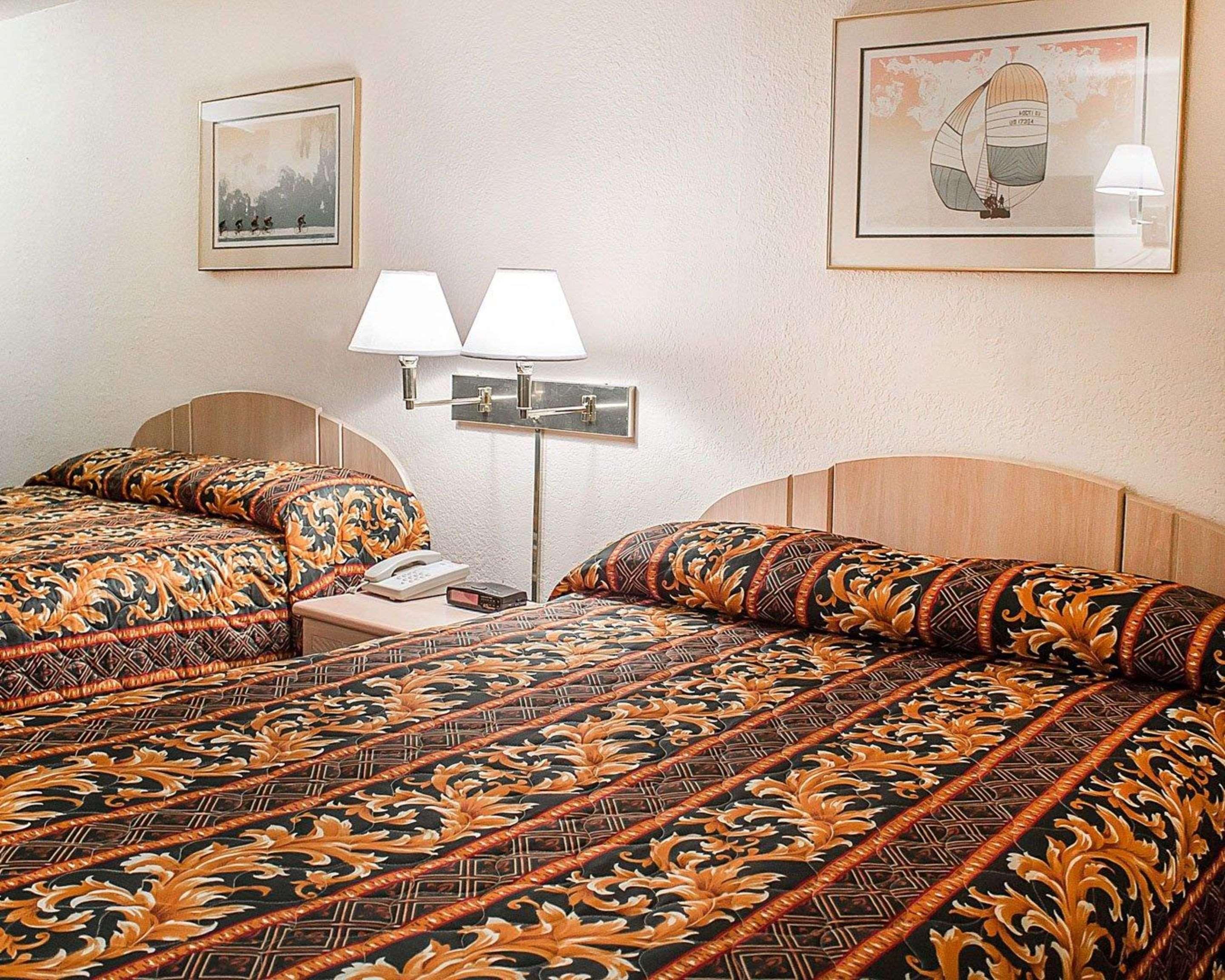 Rodeway Inn Findlay Eksteriør bilde